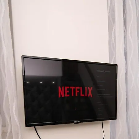 Free Parking! Linden Apartment, Ac, Smart Tv, Wifi * Budapest