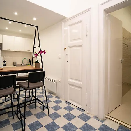 Free Parking! Linden Apartment, Ac, Smart Tv, Wifi Апартаменты