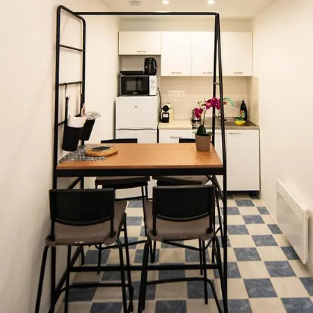 Free Parking! Linden Apartment, Ac, Smart Tv, Wifi *